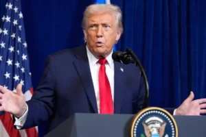 US President Donald Trump speaking at the World Economic Forum in Davos, highlighting crypto and blockchain as a key front in US–China economic rivalry.